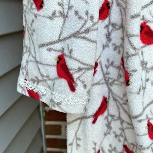 Women’s size medium cardinal winter nightgown - Picture 3 of 8